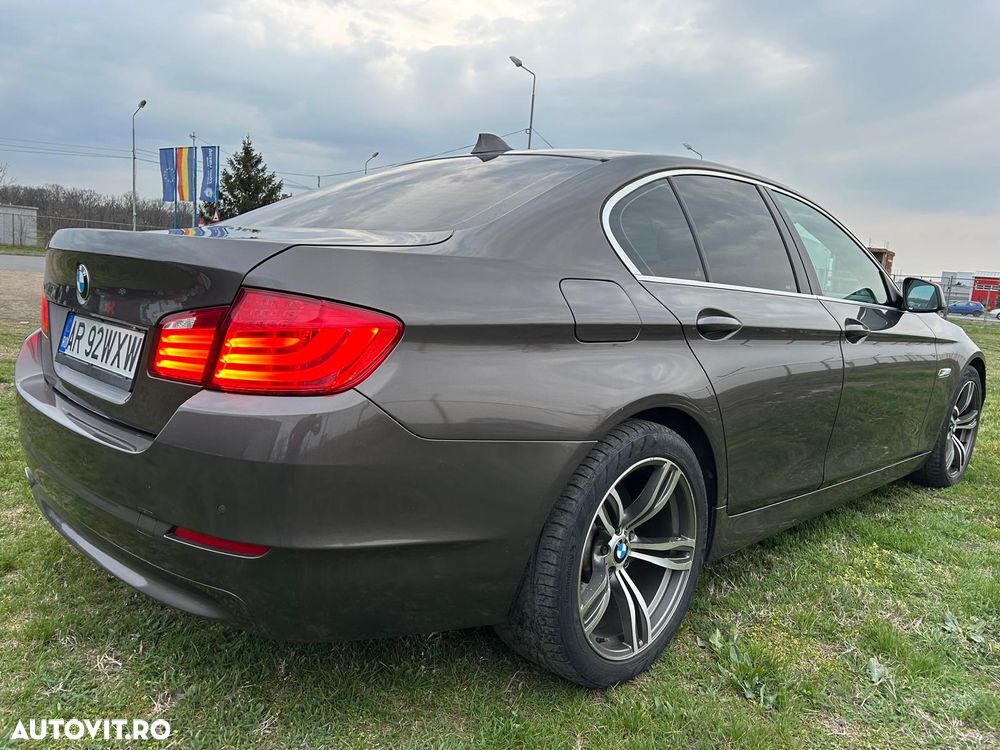 BMW Seria 5 525d Aut. - 4
