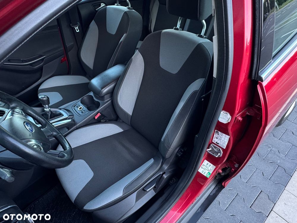 Ford Focus 1.6 TDCi DPF Champions Edition - 26
