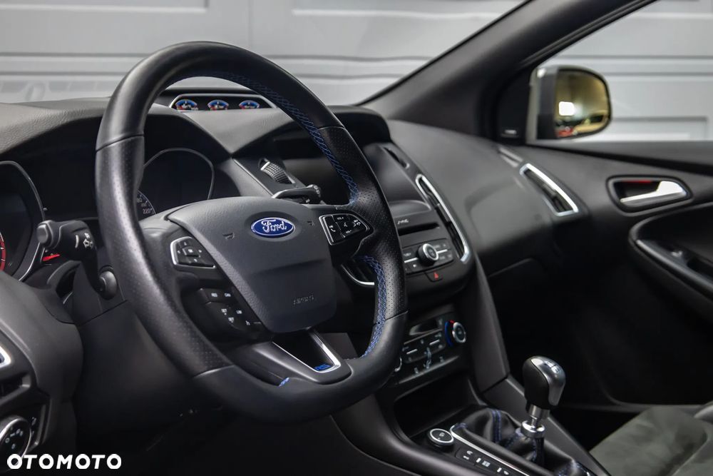 Ford Focus - 18