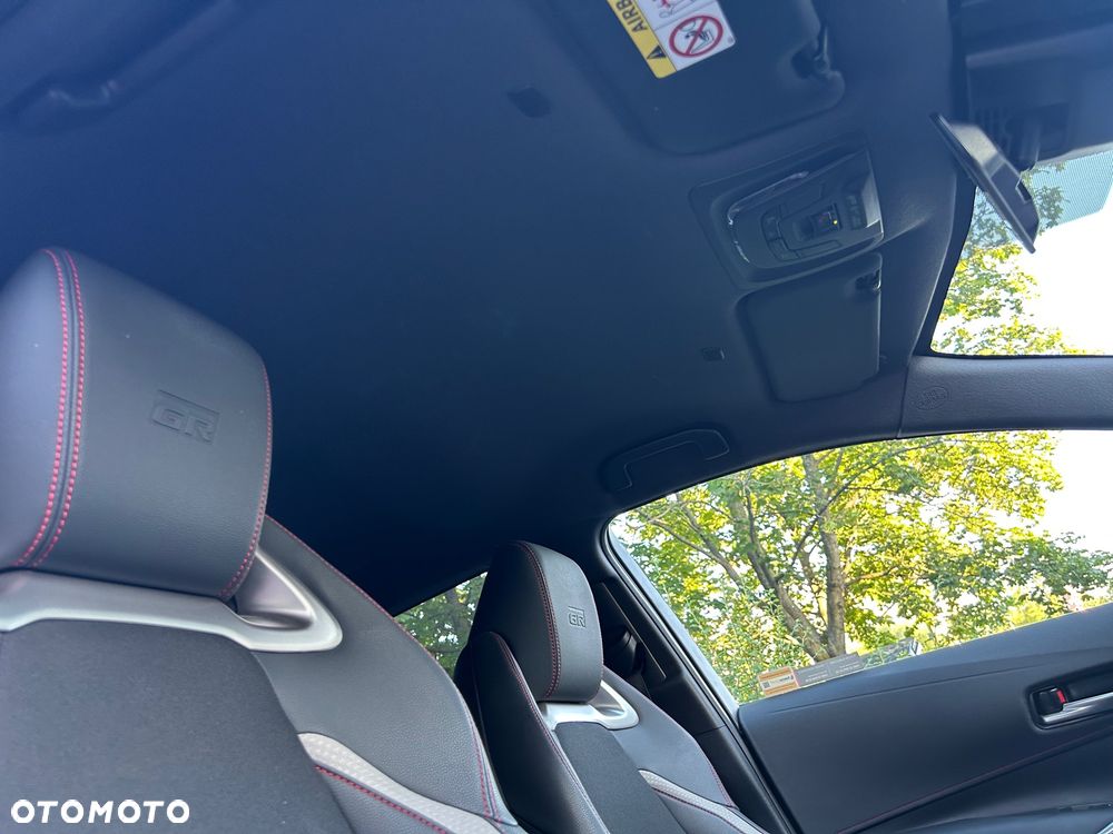 Toyota Corolla 1.8 Hybrid GR Sport - 18