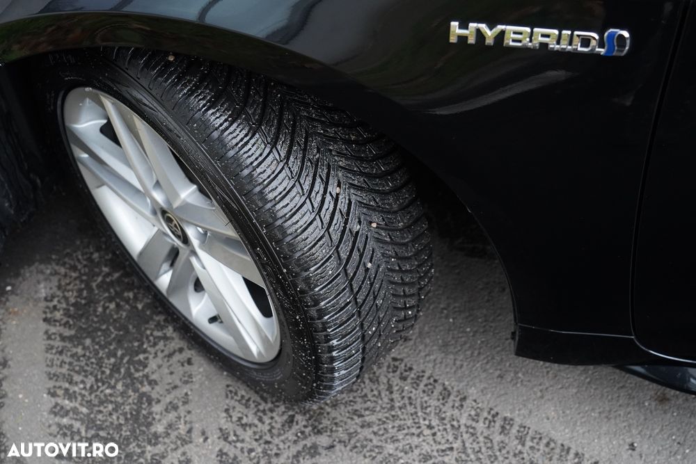 Toyota Corolla 1.8 HSD Business - 17