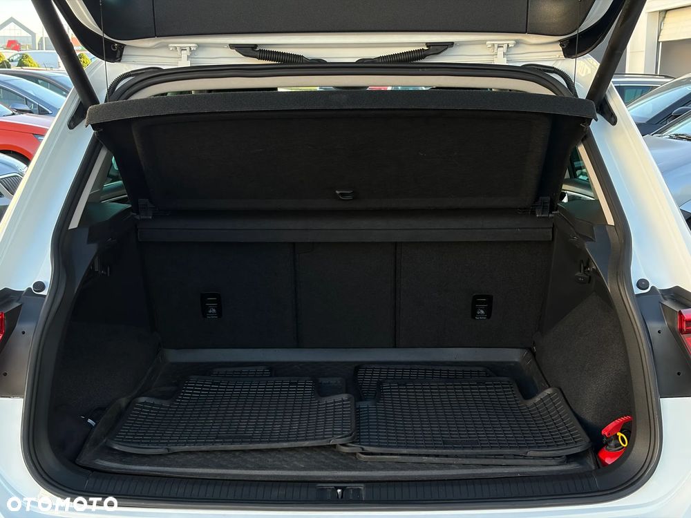 Volkswagen Tiguan - 36
