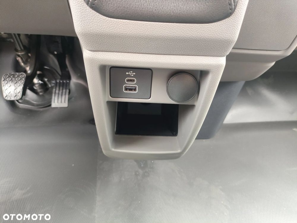 Volkswagen Transporter - 24