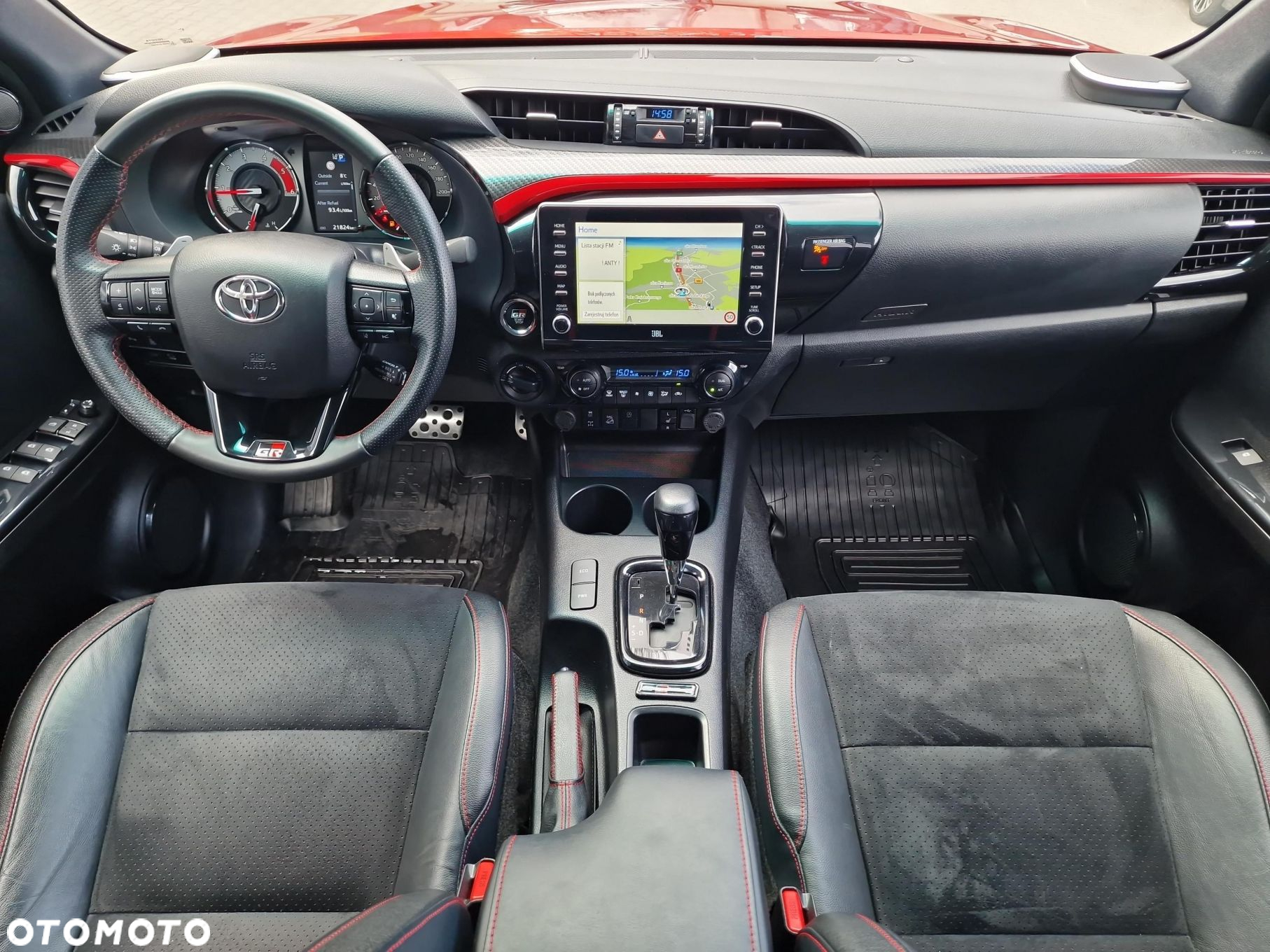 Toyota Hilux 2.8 D-4D Double Cab GR Sport 4x4 - 9