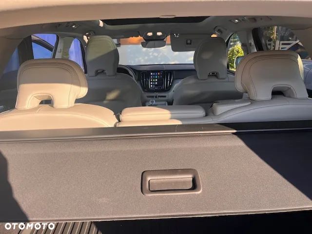 Volvo XC 60 B5 B AWD Ultimate Dark - 22