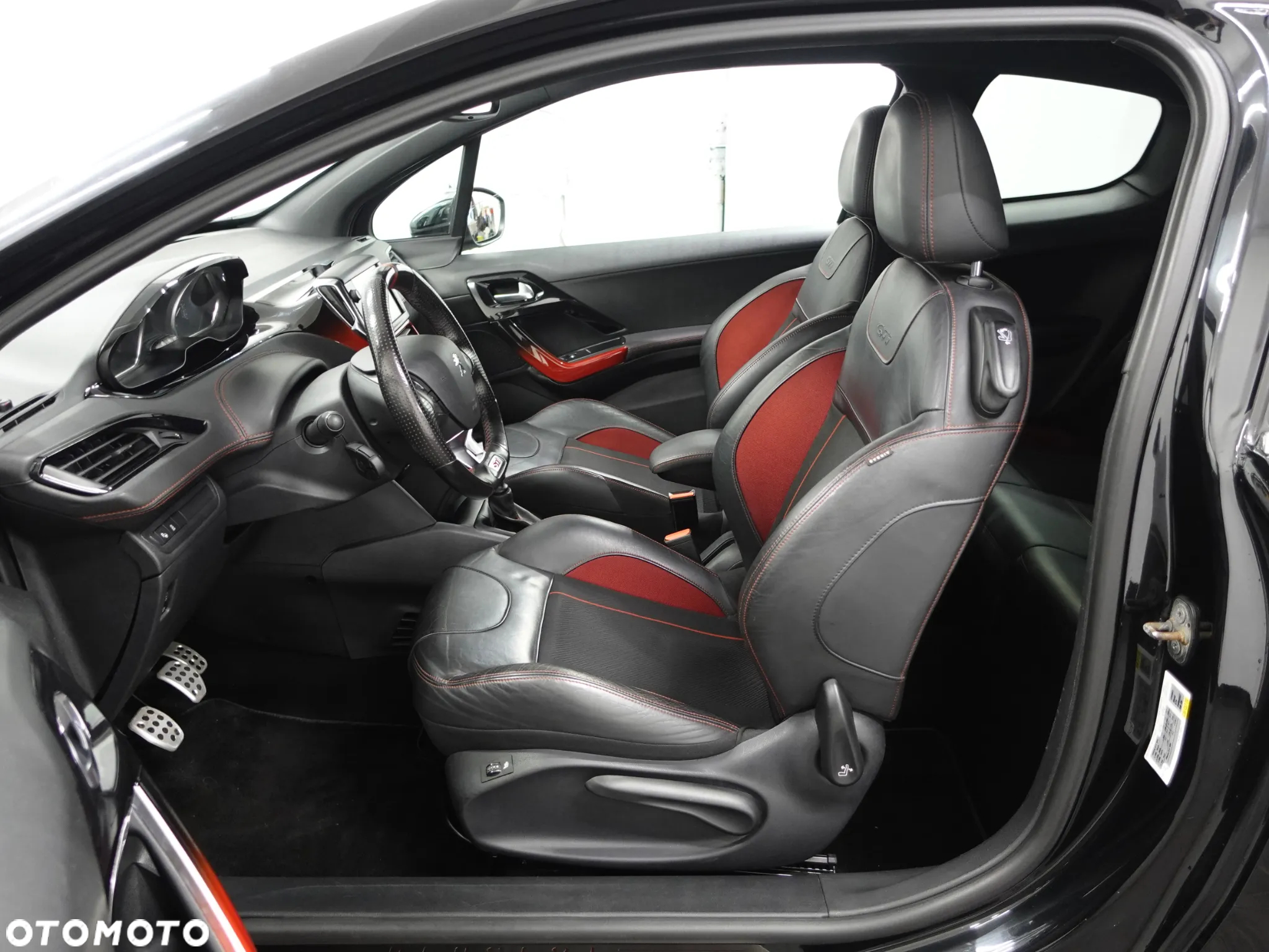 Peugeot 208 GTI 200 THP - 22