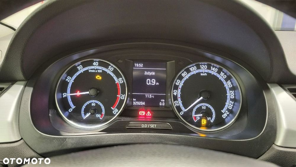 Skoda RAPID - 15