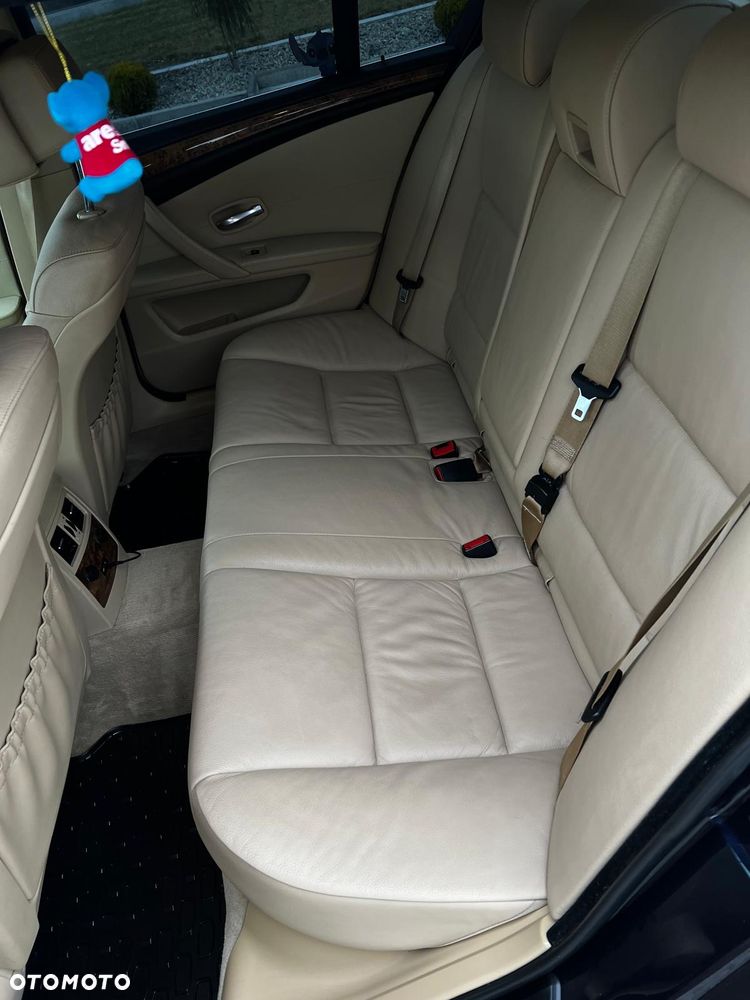 BMW Seria 5 520d Edition Exclusive - 17