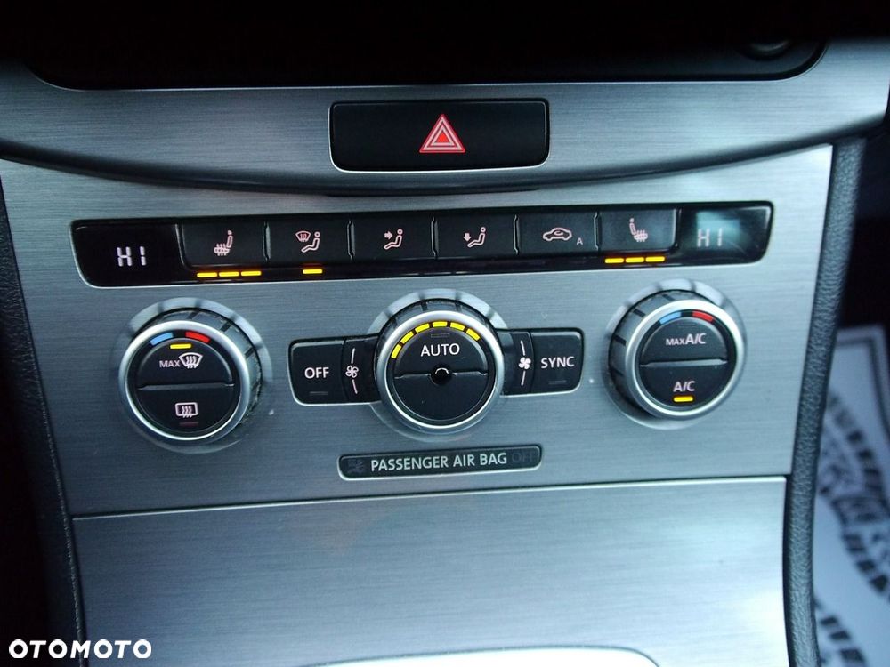 Volkswagen Passat - 22
