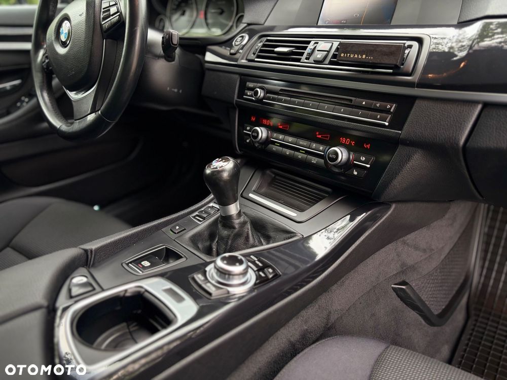 BMW Seria 5 520d - 7