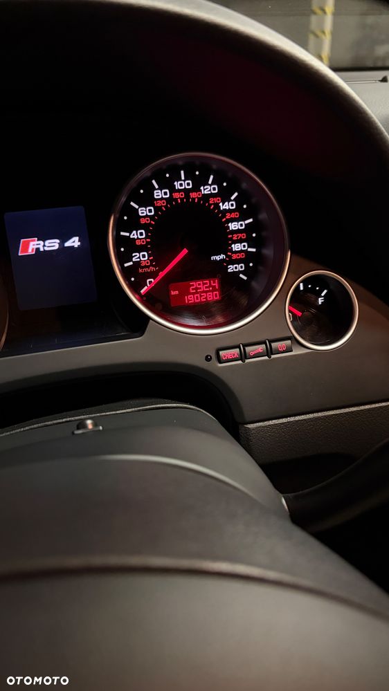 Audi RS4 Cabrio Standard - 22