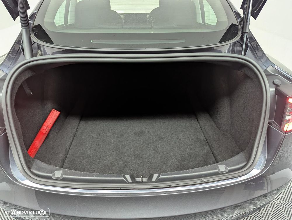Tesla Model 3 Long Range Tração Traseira - 23