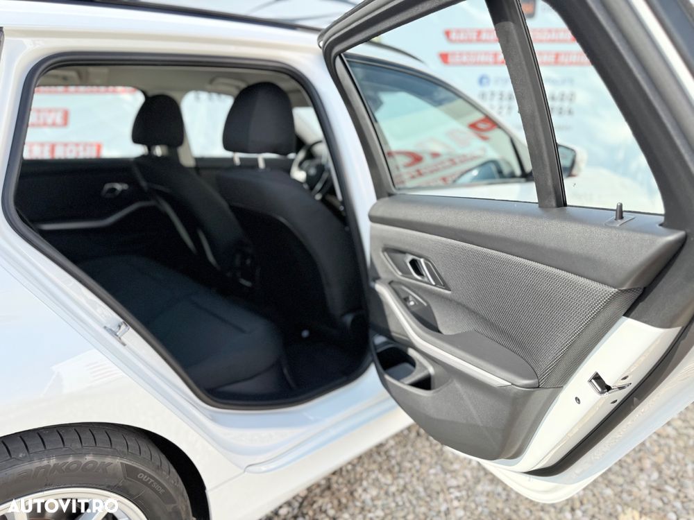 BMW Seria 3 318i Touring Aut. - 16