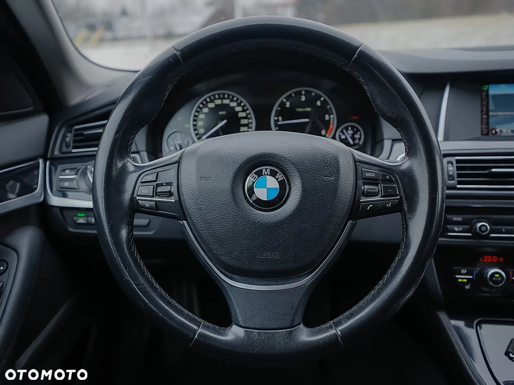 BMW Seria 5 520d xDrive - 31