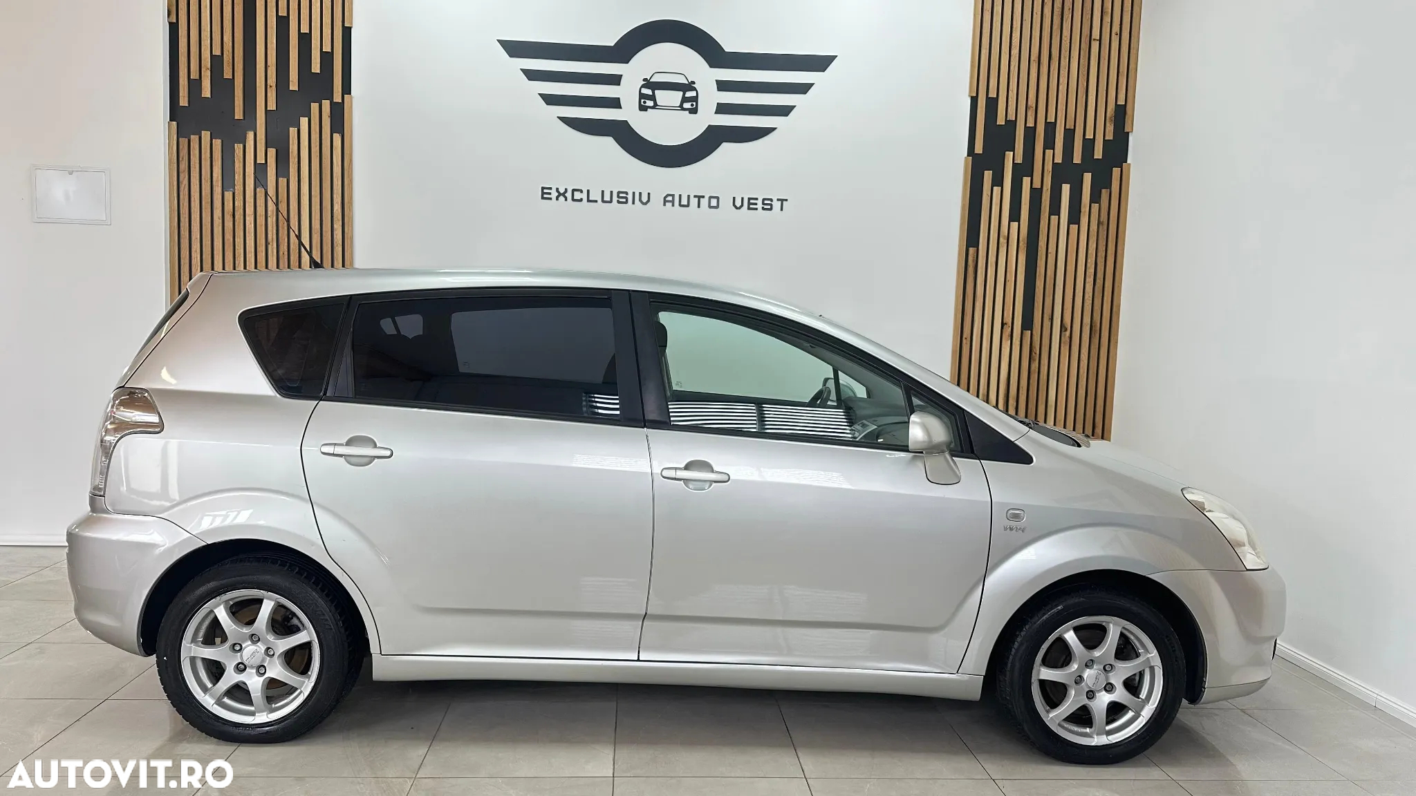 Toyota Corolla Verso 1.8 Sol - 10