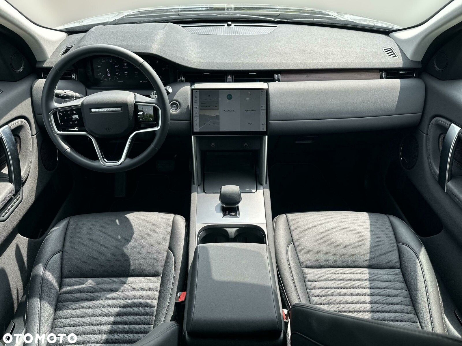 Land Rover Discovery Sport - 11