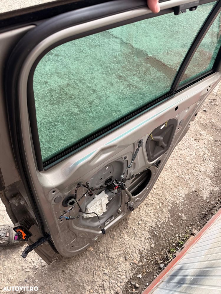 Usa dreapta spate completa SKODA SUPERB 2 combi, break an 2008-2013 cod culoare LF8H-4K4K - 4