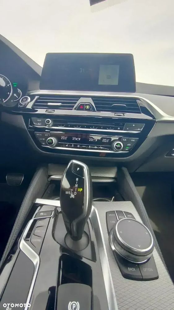 BMW 5 Series 2018 photo 5