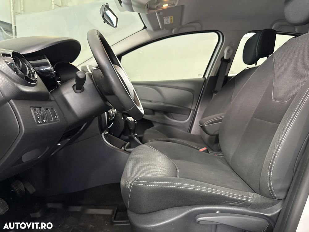 Renault Clio - 22