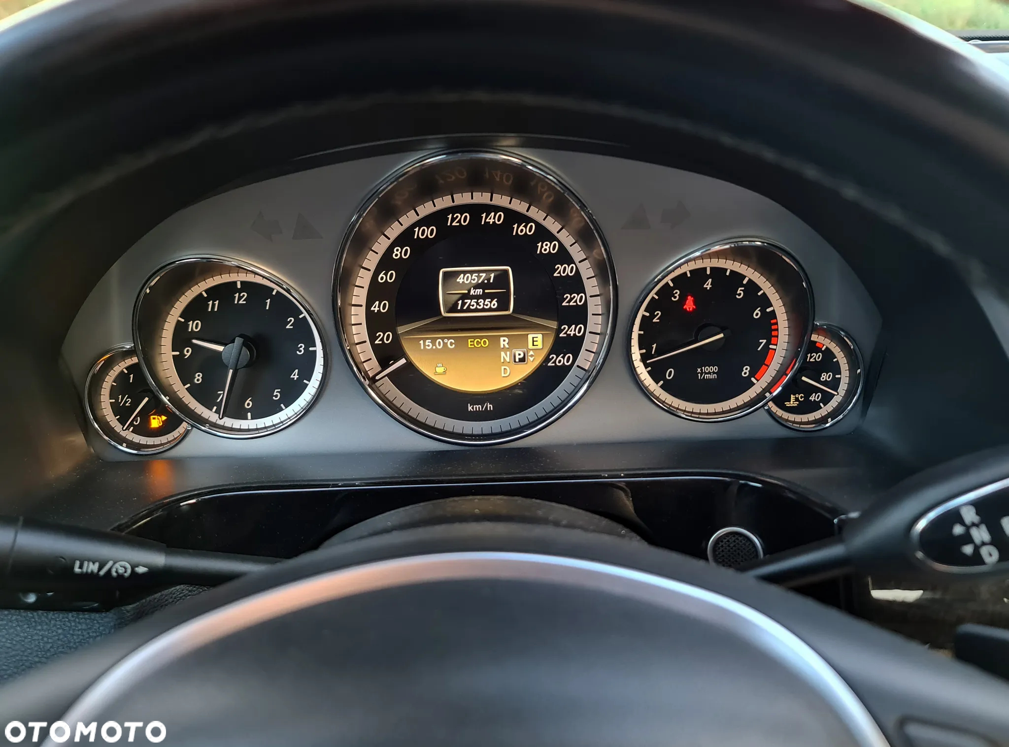 Mercedes-Benz Klasa E 200 CGI BlueEffICIENCY Avantgarde - 14