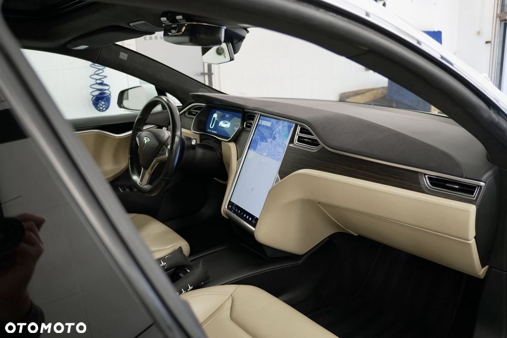 Tesla Model S Performance - 20