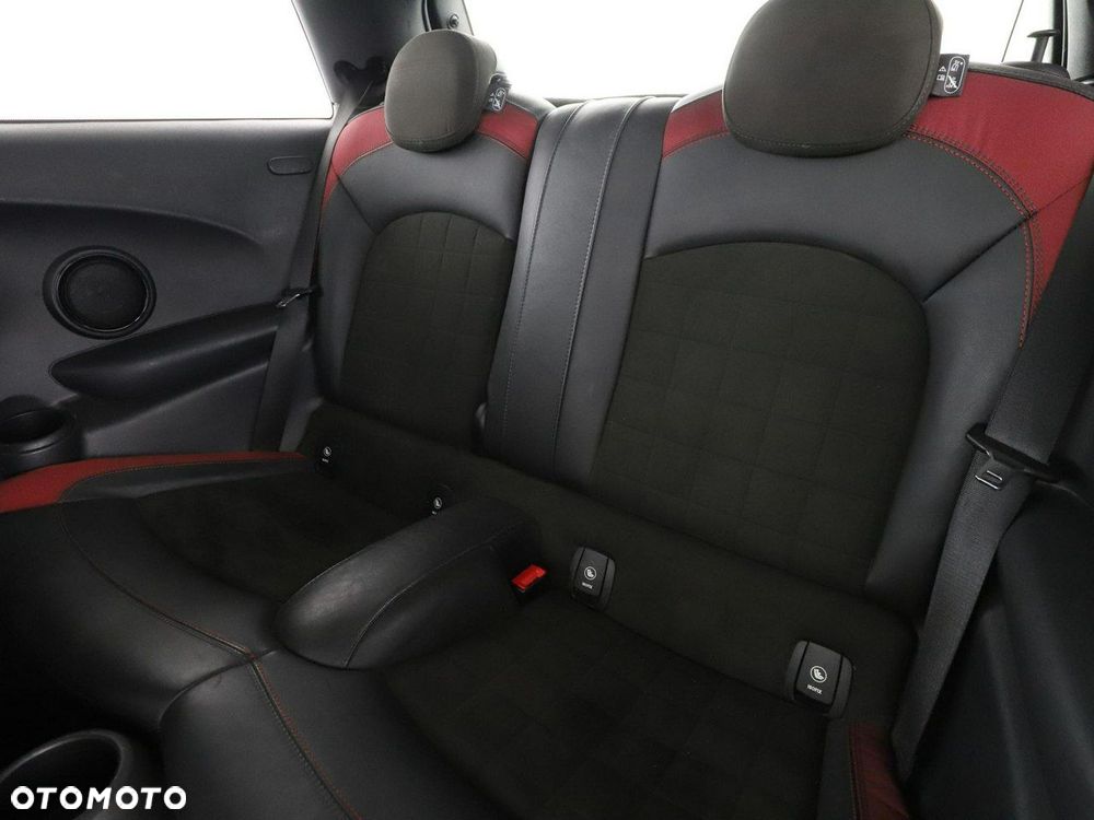 MINI John Cooper Works - 17