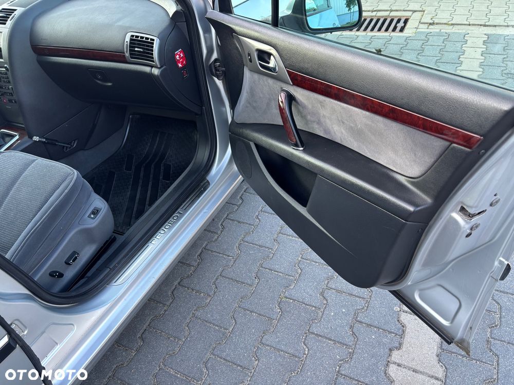Peugeot 407 - 13