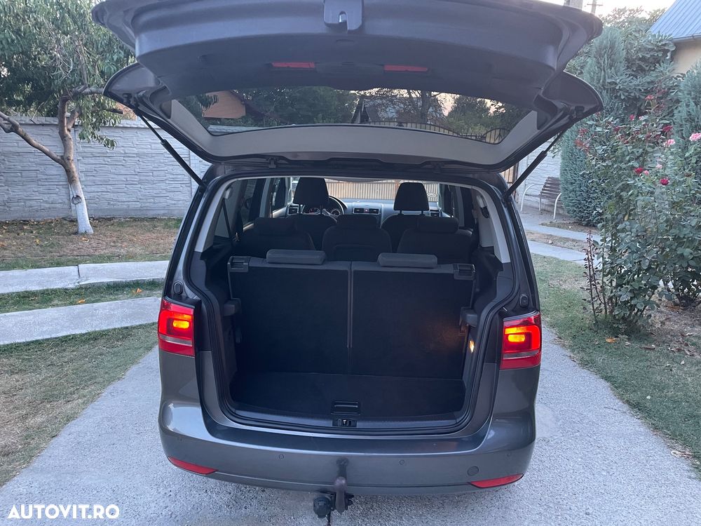 Volkswagen Touran - 27