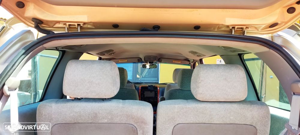 Kia Carnival 2.9 CRDi EX - 17