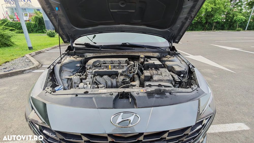 Hyundai Elantra 1.6 l 123 CP 6MT Highway - 23