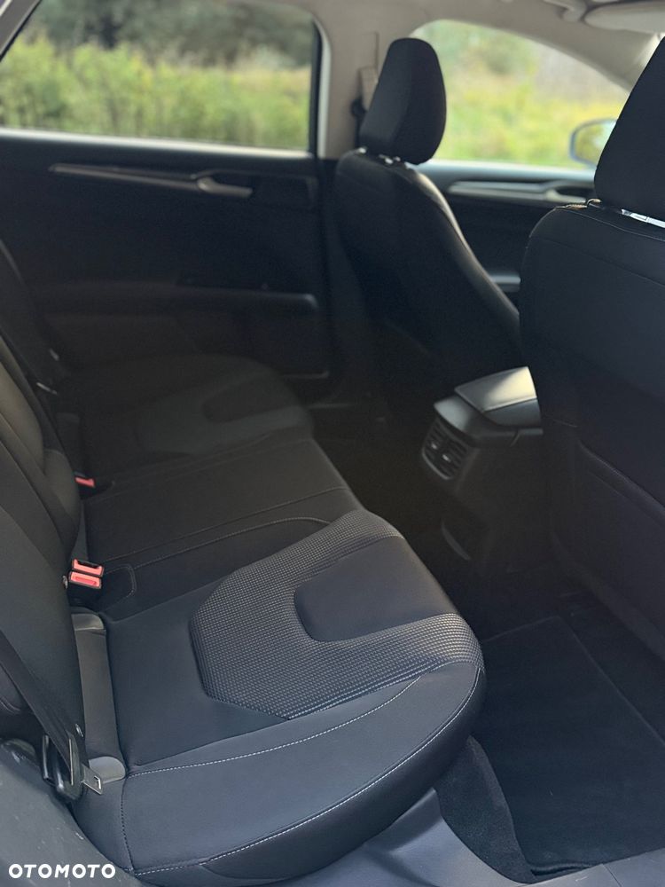 Ford Mondeo 2.0 EcoBlue Titanium - 23