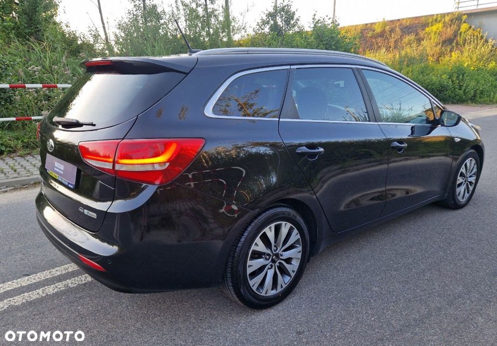 Kia Ceed 1.6 GDI Fifa World Cup Edition - 9
