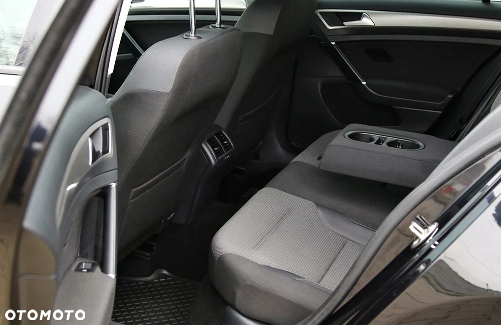 Volkswagen Golf - 39