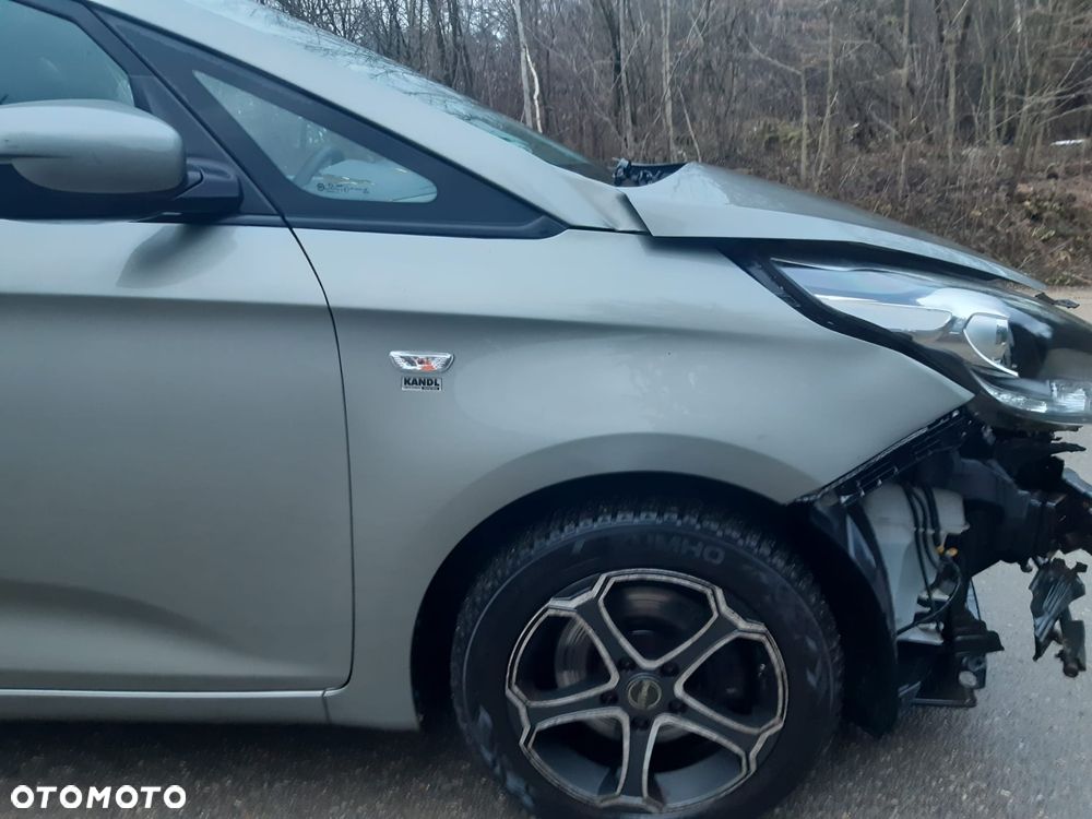 Kia Carens 1.6 GDI M - 5