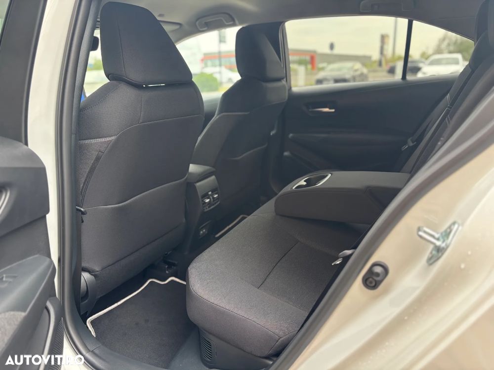 Toyota Corolla 1.8 HSD Dynamic - 9