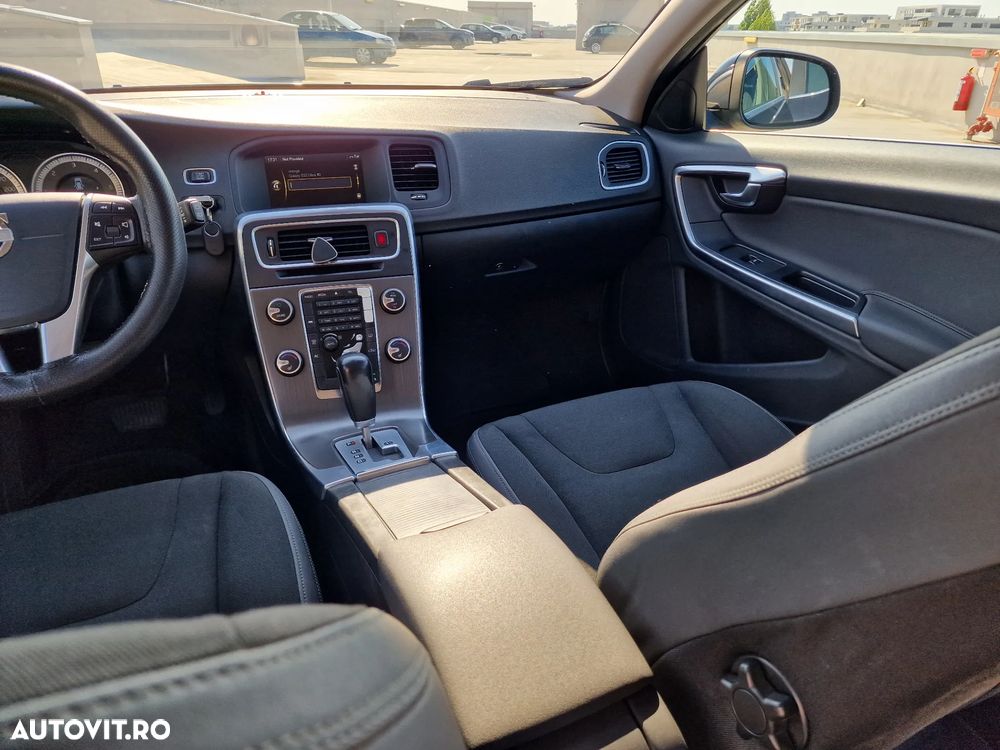 Volvo V60 D5 Geartronic Momentum - 13