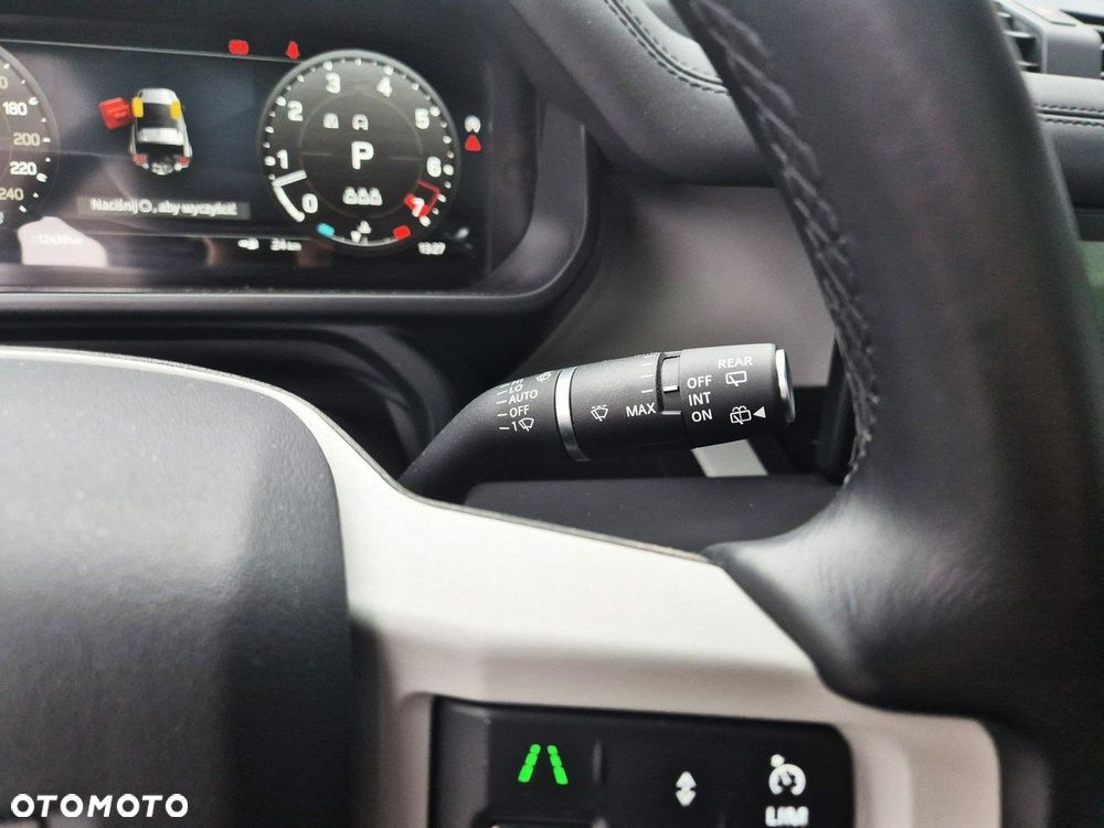 Land Rover Defender - 28