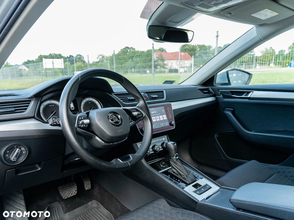 Skoda Superb 2.0 TDI SCR Ambition DSG - 17