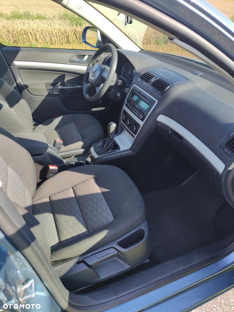 Skoda Octavia 1.6 Ambition - 10