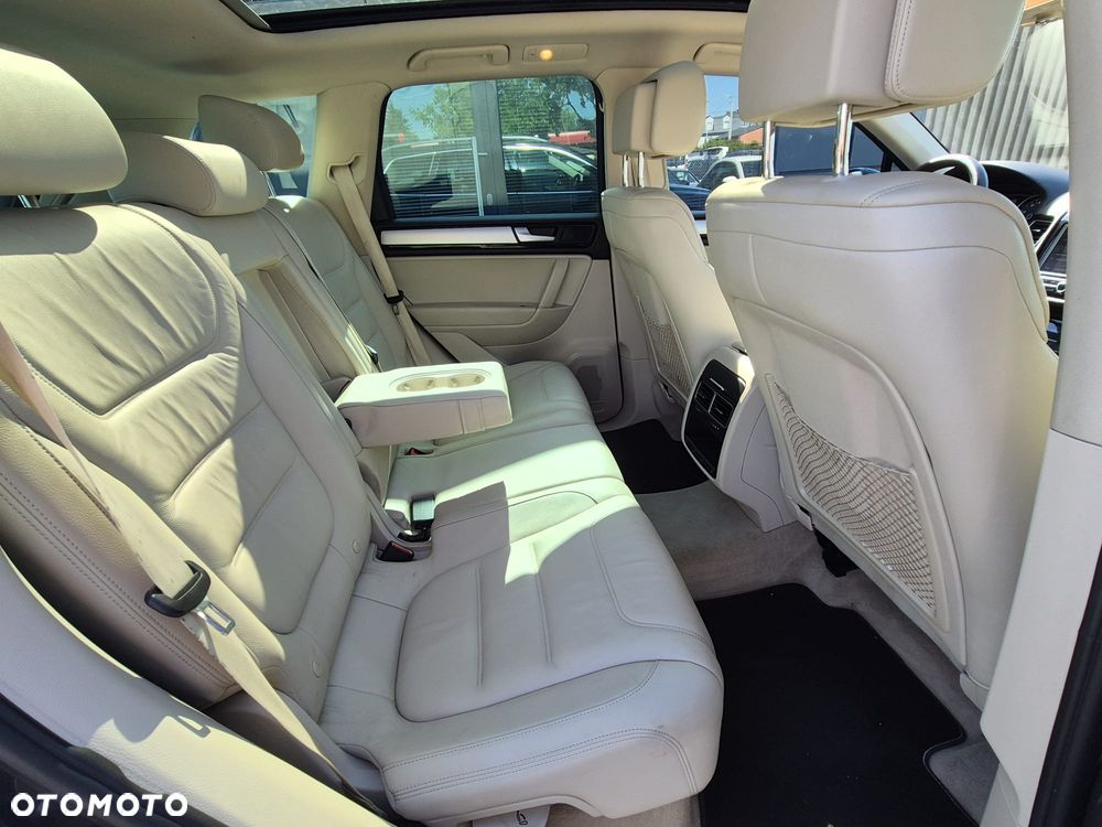 Volkswagen Touareg 3.0 V6 TDI BMT Business Line - 30