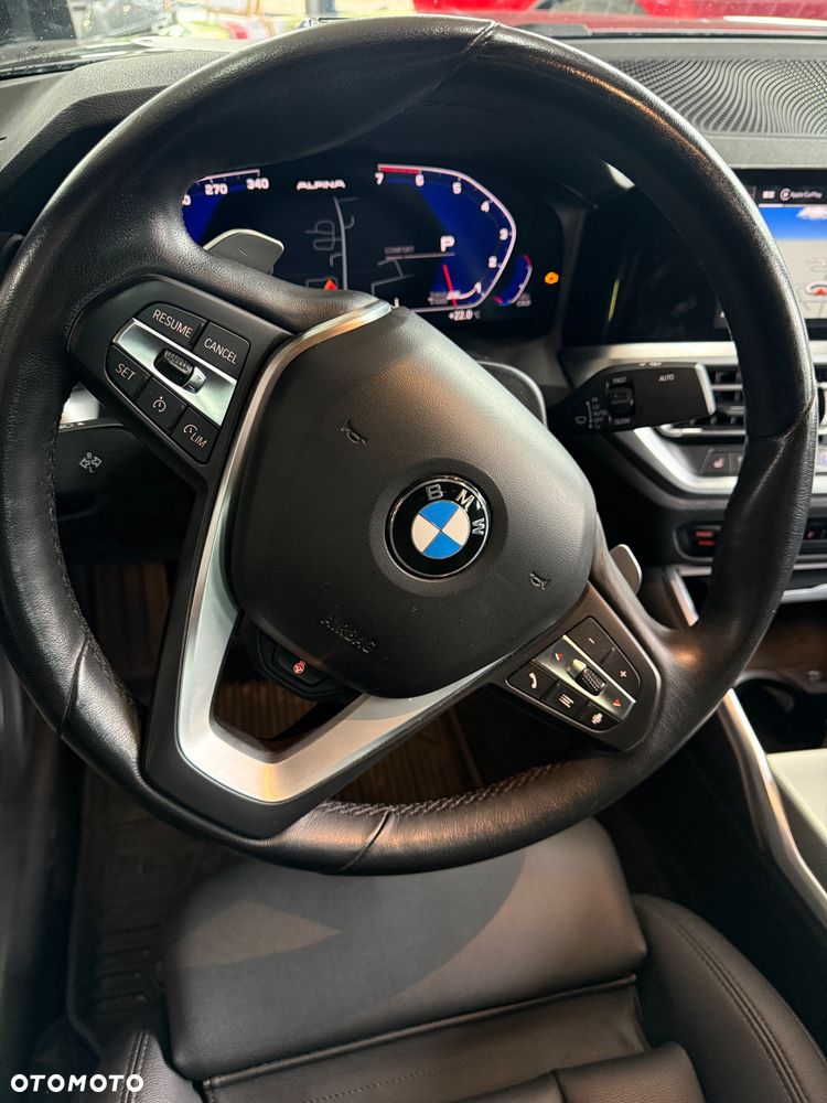 BMW Seria 3 330i Luxury Line sport - 16