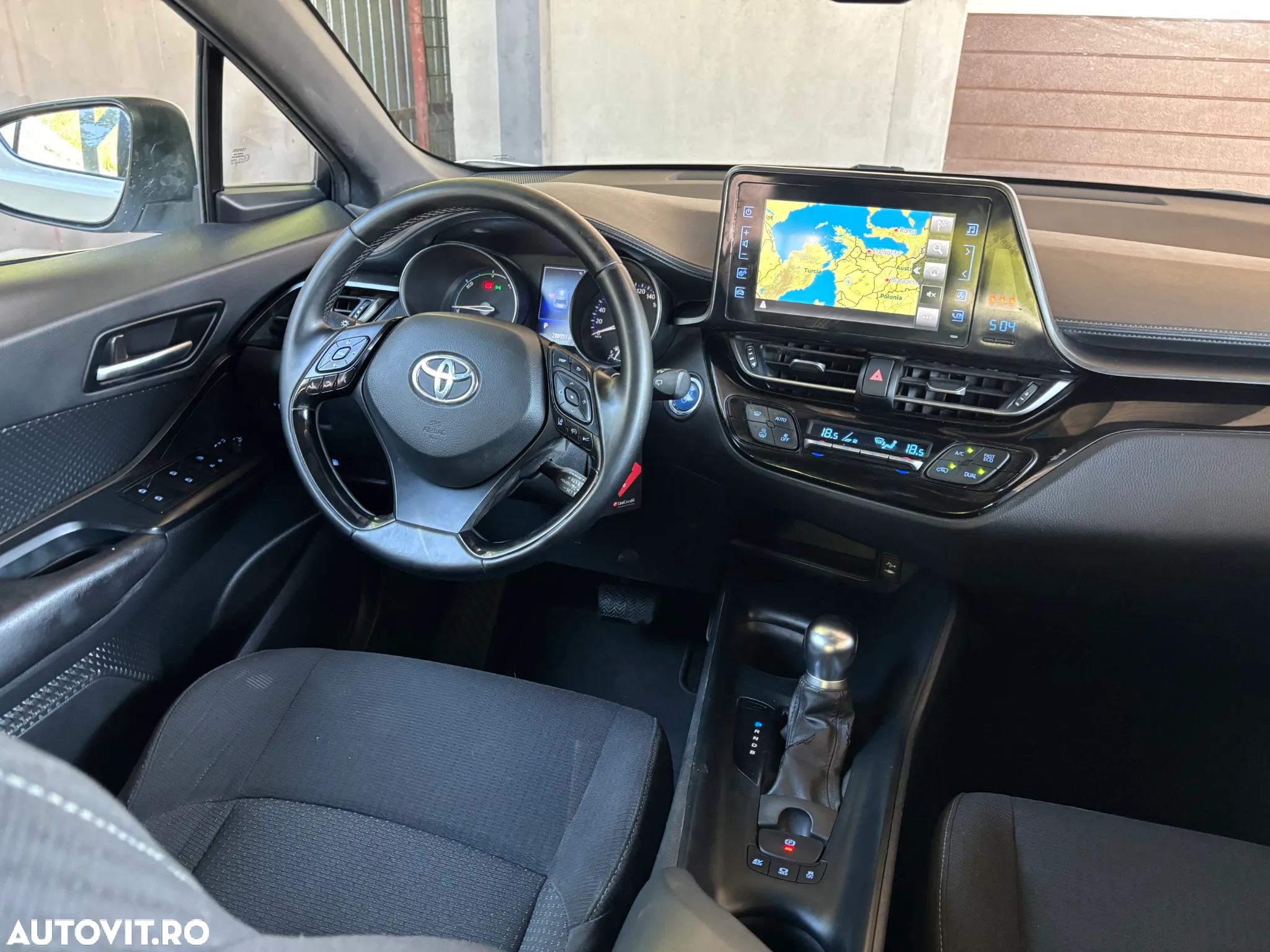 Toyota C-HR Hybrid Business-Edition - 38