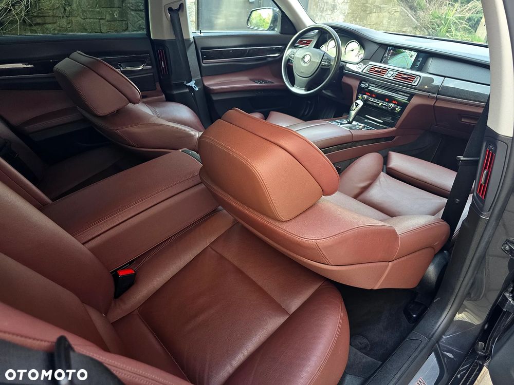 BMW Seria 7 740d xDrive - 24