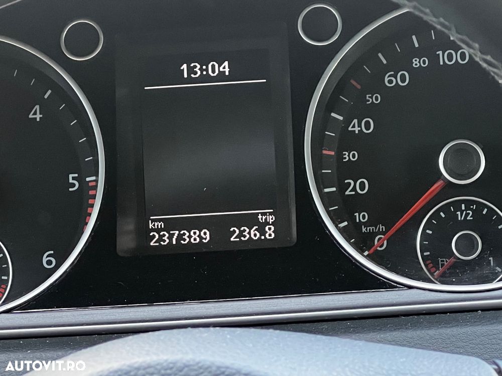 Volkswagen Passat - 31