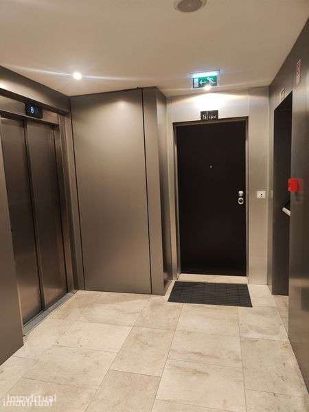 Apartamento Renovado T2 Avenida Bessa - 2 lugares garagem - Grande imagem: 2/12