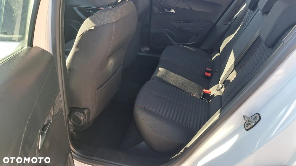 Peugeot 2008 1.5 BlueHDi Allure S&S - 10