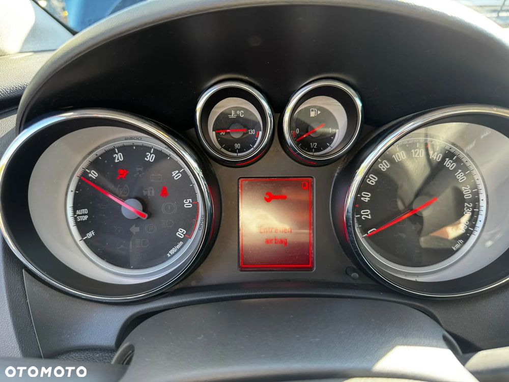 Opel Astra IV 1.6 CDTI Cosmo - 12