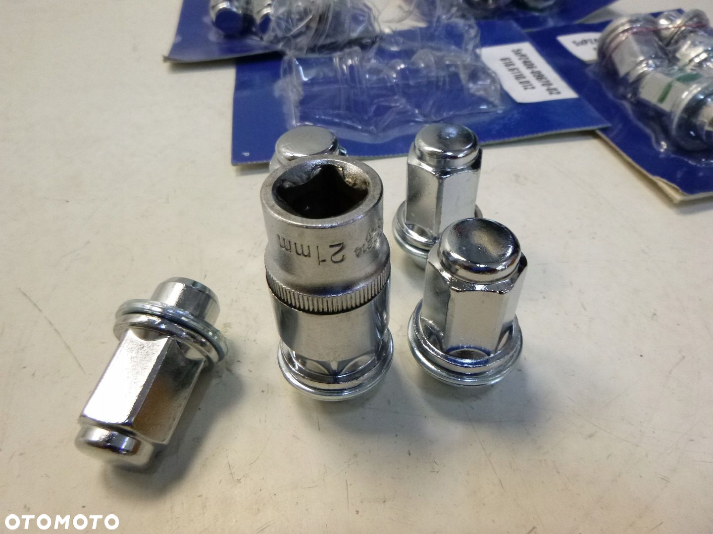 KIA CEED NAKRĘTKI FELG ALUMINIOWYCH M12x1.5 - 8
