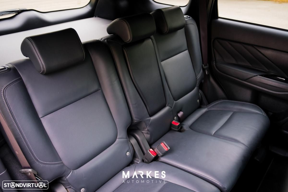 Mitsubishi Outlander 2.4 PHEV Intense - 19