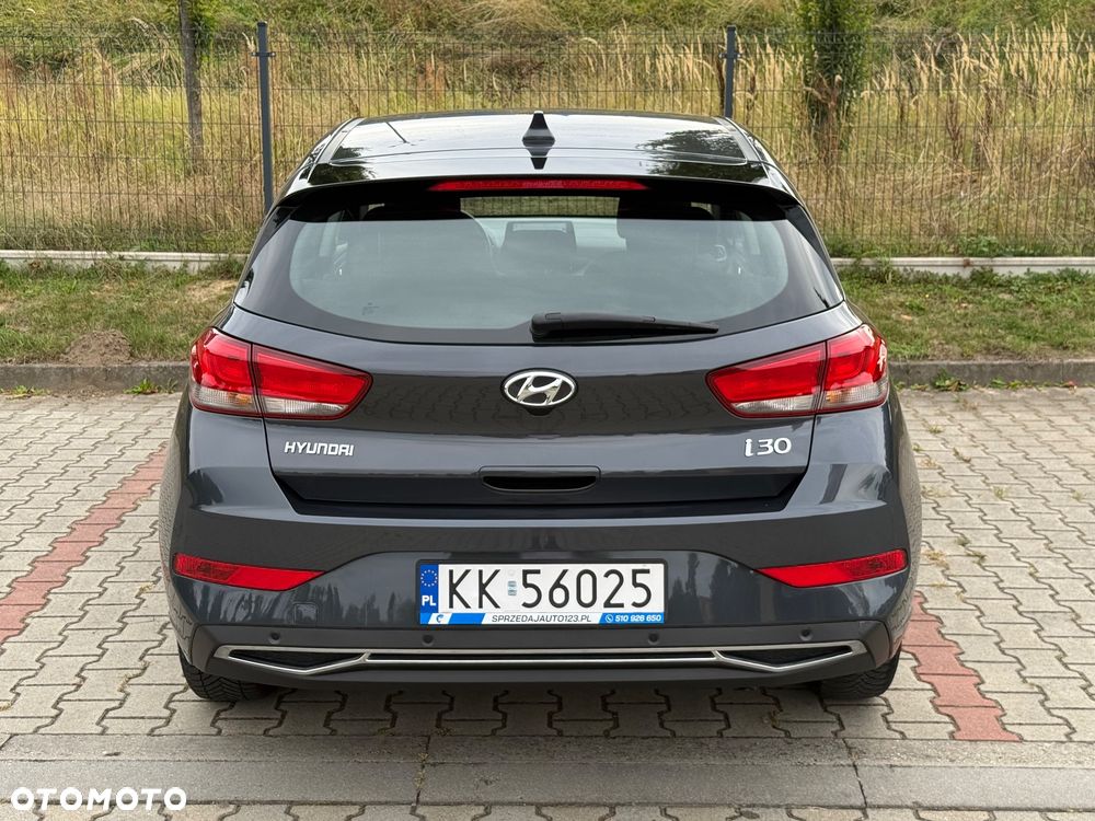 Hyundai i30 1.5 DPI Classic + - 25